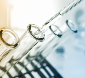 Nahaufnahme von Reagenzgläsern